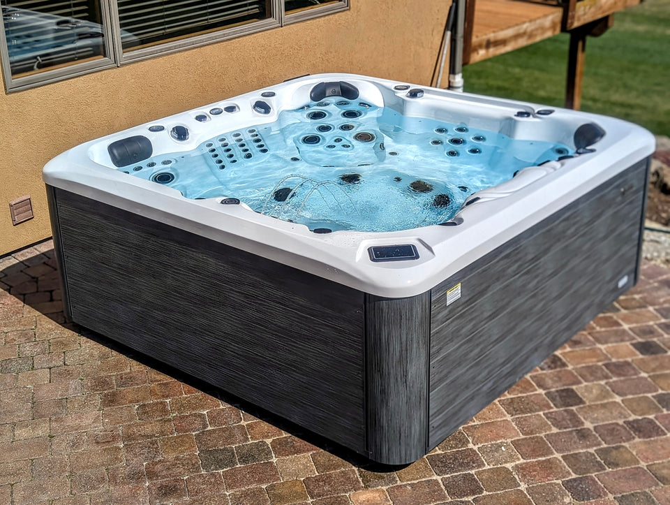 What makes the Kern River the best lounger hot tub you can buy?